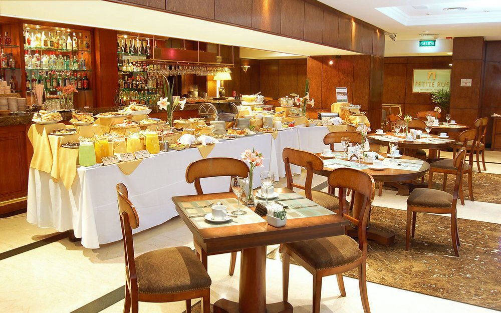 Howard Johnson Hotel 9 De Julio Avenue Буенос-Айрес Ресторан фото